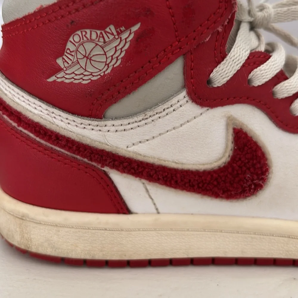Nike Air Jordan Red and White High-Top Sneakers kids Sz 2 fuzzy swoosh